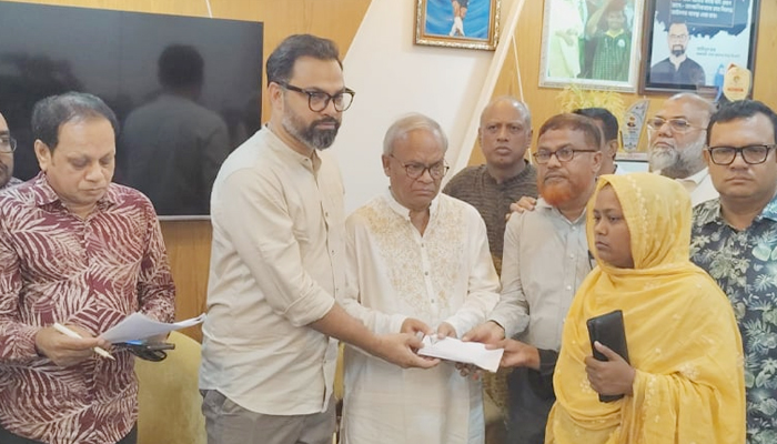 বিএনপি ক্ষমতায় আসলে পরিকল্পিত নগরী গড়ে তোলা হবে : রিজভী বিএনপি ক্ষমতায় আসলে পরিকল্পিত নগরী গড়ে তোলা হবে : রিজভী