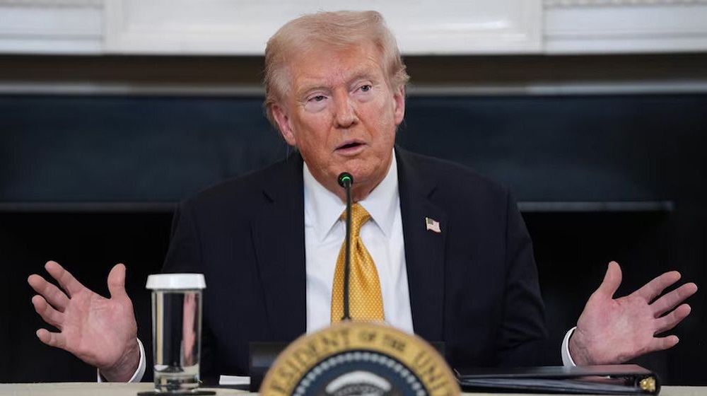 কানাডার ওপর অতিরিক্ত ১০ শতাংশ শুল্ক আরোপ করল ট্রাম্প কানাডার ওপর অতিরিক্ত ১০ শতাংশ শুল্ক আরোপ করল ট্রাম্প