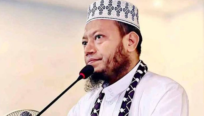 মসজিদে রাজনৈতিক বক্তব্য দেওয়ার অভিযোগ অস্বীকার, ১০ লক্ষ টাকার চ্যালেঞ্জ আমির হামজার মসজিদে রাজনৈতিক বক্তব্য দেওয়ার অভিযোগ অস্বীকার, ১০ লক্ষ টাকার চ্যালেঞ্জ আমির হামজার