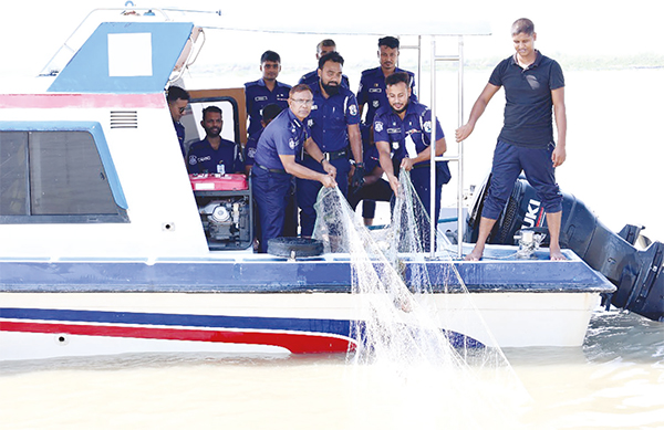 মা ইলিশ রক্ষায় ২২ দিনব্যাপী নৌ পুলিশের অভিযান