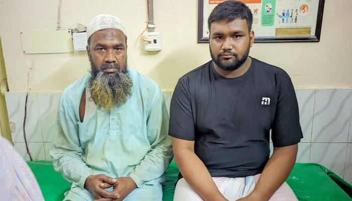 প্রতিষ্ঠাবার্ষিকী পালনের নামে ব্যবসায়ীর ৫ লাখ টাকা লুটের অভিযোগ প্রতিষ্ঠাবার্ষিকী পালনের নামে ব্যবসায়ীর ৫ লাখ টাকা লুটের অভিযোগ