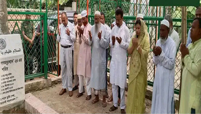 আবু সাঈদের কবর জিয়ারতে পীরগঞ্জের নবাগত ইউএনও আবু সাঈদের কবর জিয়ারতে পীরগঞ্জের নবাগত ইউএনও