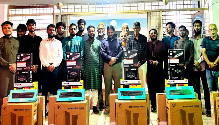 চবির শহীদ আবদুর রব হলে সমৃদ্ধ কম্পিউটার ল্যাব স্থাপন