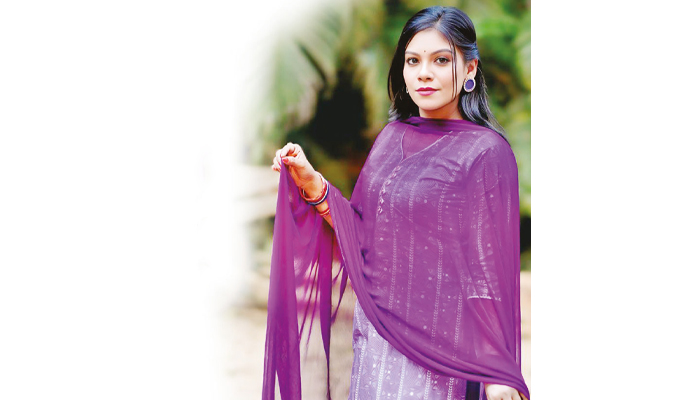 চলচ্চিত্রে সাফল্যের যাত্রায় স্নিগ্ধা চলচ্চিত্রে সাফল্যের যাত্রায় স্নিগ্ধা