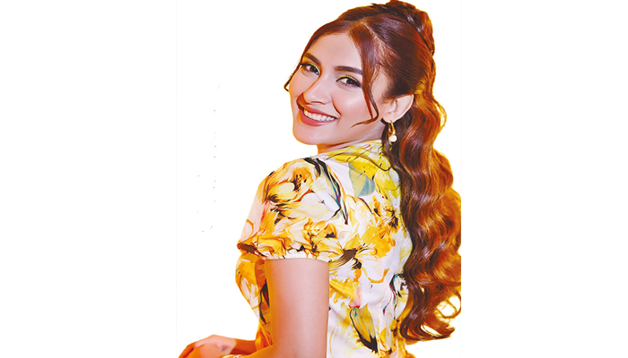 টালিউডের ‘বহুরূপী’ ফিরিয়ে দিলেন মেহজাবীন টালিউডের ‘বহুরূপী’ ফিরিয়ে দিলেন মেহজাবীন