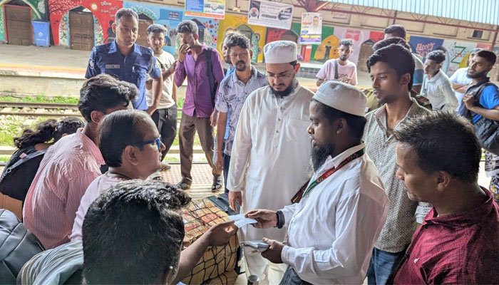 ‘এনআইডি যার টিকেট তার’ নীতিতে কুলাউড়ায় ট্রেন যাত্রীদের জরিমানা ‘এনআইডি যার টিকেট তার’ নীতিতে কুলাউড়ায় ট্রেন যাত্রীদের জরিমানা