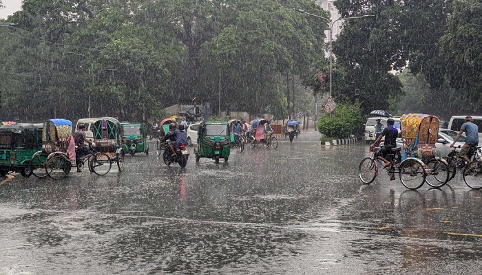 ঢাকায় বজ্রসহ বৃষ্টির আভাস, কমতে পারে তাপমাত্রা ঢাকায় বজ্রসহ বৃষ্টির আভাস, কমতে পারে তাপমাত্রা