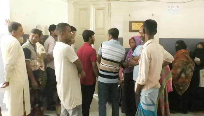 চুয়াডাঙ্গায় ছোঁয়াচে চর্মরোগ স্ক্যাবিসের ভয়াবহ প্রাদুর্ভাব চুয়াডাঙ্গায় ছোঁয়াচে চর্মরোগ স্ক্যাবিসের ভয়াবহ প্রাদুর্ভাব