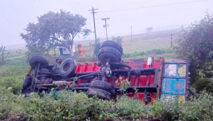 মোহনপুরে ট্রাক–মোটরসাইকেল মুখোমুখি সংঘর্ষে নিহত ১ মোহনপুরে ট্রাক–মোটরসাইকেল মুখোমুখি সংঘর্ষে নিহত ১