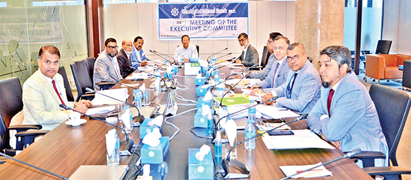 শাহ্জালাল ইসলামী ব্যাংকের নির্বাহী কমিটির সভা শাহ্জালাল ইসলামী ব্যাংকের নির্বাহী কমিটির সভা