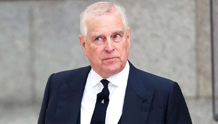 প্রিন্স খেতাব হারিয়ে রাজপ্রাসাদ ছাড়লেন চার্লসের ভাই অ্যান্ড্রু প্রিন্স খেতাব হারিয়ে রাজপ্রাসাদ ছাড়লেন চার্লসের ভাই অ্যান্ড্রু