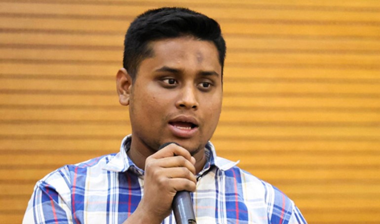 চুপ্পুর কাছ থেকে জুলাই সার্টিফিকেট নেয়ার চেয়ে বিষ খেয়ে মরে যাওয়া ভালো: হাসনাত চুপ্পুর কাছ থেকে জুলাই সার্টিফিকেট নেয়ার চেয়ে বিষ খেয়ে মরে যাওয়া ভালো: হাসনাত