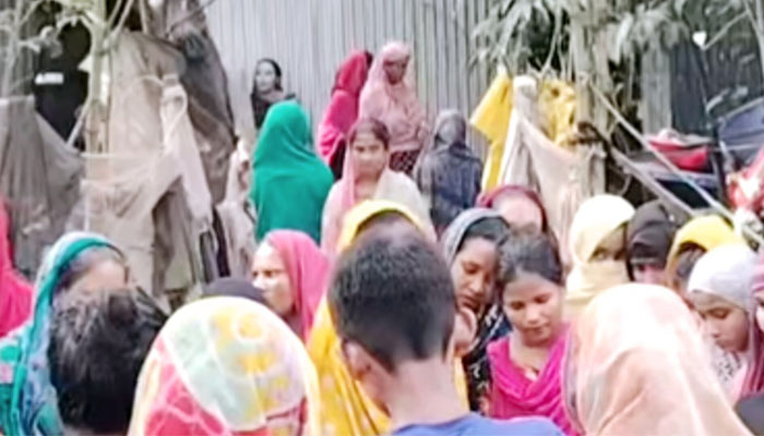 কিশোরগঞ্জে বাড়ির পাশে গর্তের পানিতে ডুবে শিশুর মৃত্যু কিশোরগঞ্জে বাড়ির পাশে গর্তের পানিতে ডুবে শিশুর মৃত্যু