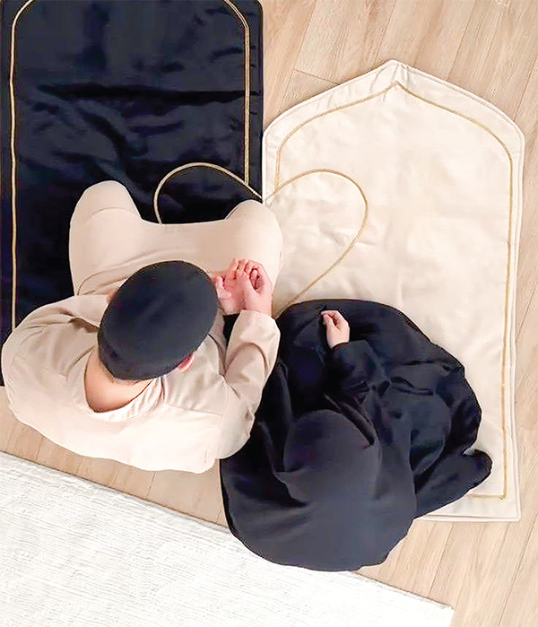 দাম্পত্য জীবন মধুর হয় যেভাবে দাম্পত্য জীবন মধুর হয় যেভাবে