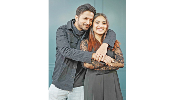 ইয়াশ-তটিনীকে নিয়ে সিনেমা