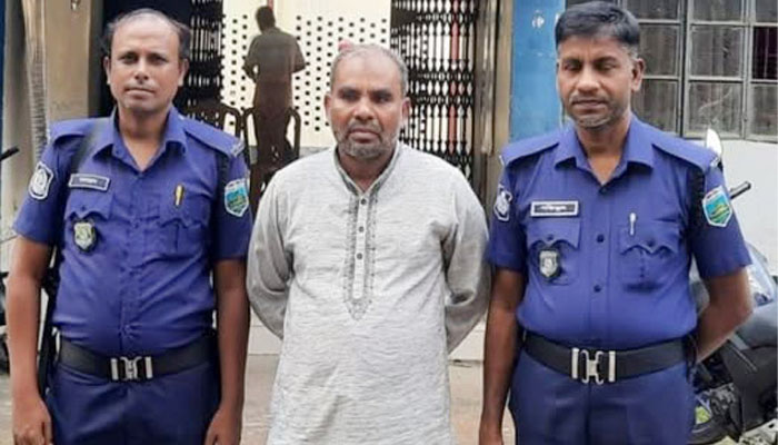 বেলকুচিতে নিষিদ্ধ আ’লীগ নেতা গ্রেপ্তার বেলকুচিতে নিষিদ্ধ আ’লীগ নেতা গ্রেপ্তার