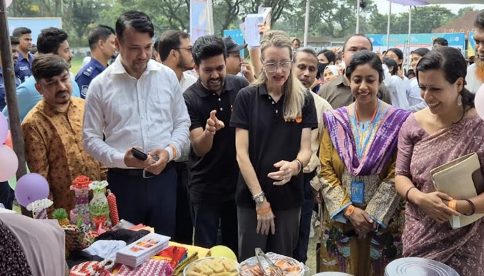 নোয়াখালীতে ‘সম্ভাবনার উৎসব’ অনুষ্ঠিত নোয়াখালীতে ‘সম্ভাবনার উৎসব’ অনুষ্ঠিত