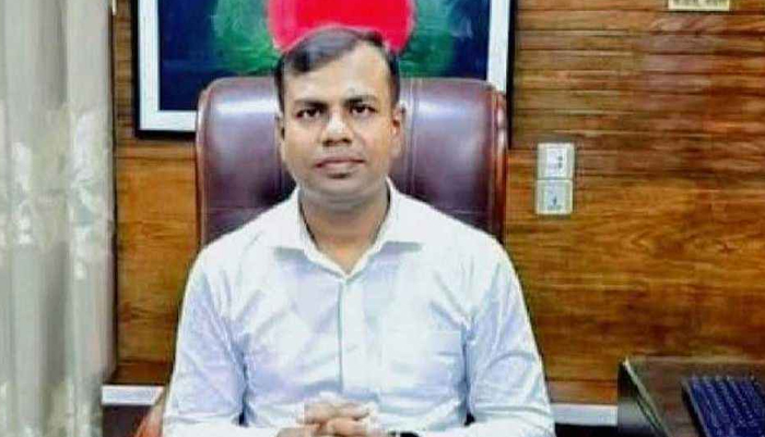 চাচাকে বাবা সাজিয়ে চাকরি নেওয়া সেই ইউএনও ওএসডি