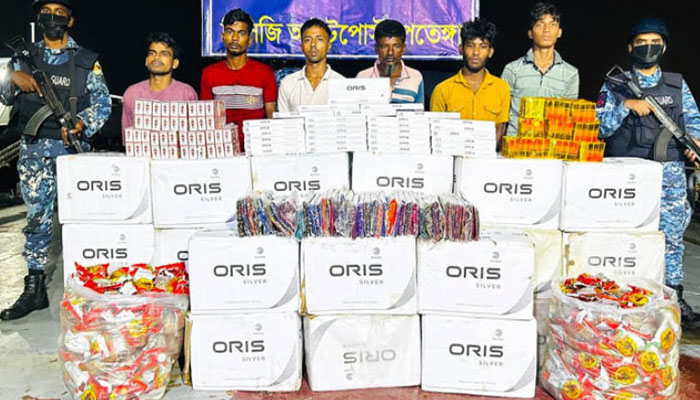 চট্টগ্রামে ২৬ লাখ টাকার অবৈধ পণ্য আটক চট্টগ্রামে ২৬ লাখ টাকার অবৈধ পণ্য আটক