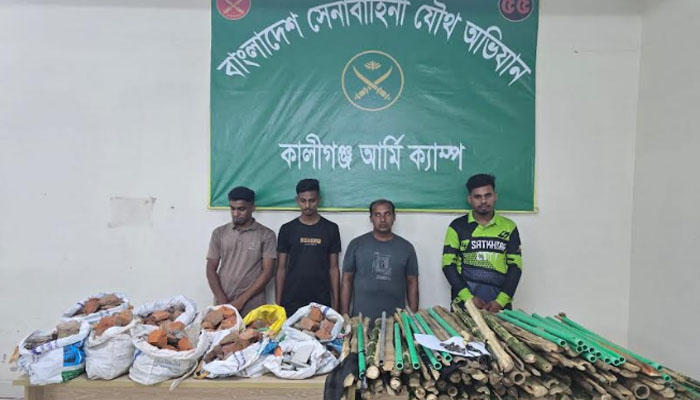 সাতক্ষীরায় বিএনপির ২ পক্ষের পাল্টাপাল্টি কর্মসূচি ঘিরে উত্তেজনা, আটক ৩ সাতক্ষীরায় বিএনপির ২ পক্ষের পাল্টাপাল্টি কর্মসূচি ঘিরে উত্তেজনা, আটক ৩