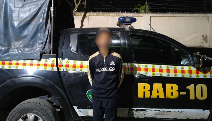 রাজবাড়ীতে আন্তঃজেলা মোবাইল চোর চক্রের সদস্য গ্রেপ্তার রাজবাড়ীতে আন্তঃজেলা মোবাইল চোর চক্রের সদস্য গ্রেপ্তার