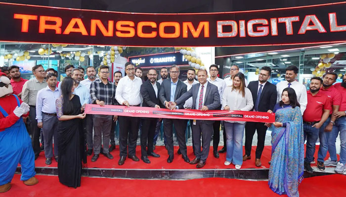 উত্তরা খালপাড়ে ট্রান্সকম ডিজিটালের নতুন শোরুম উদ্বোধন