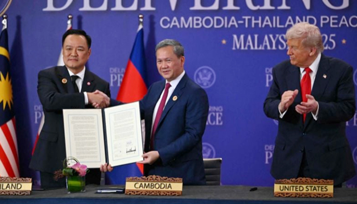 কম্বোডিয়ার সঙ্গে শান্তি চুক্তি স্থগিত করলো থাইল্যান্ড কম্বোডিয়ার সঙ্গে শান্তি চুক্তি স্থগিত করলো থাইল্যান্ড