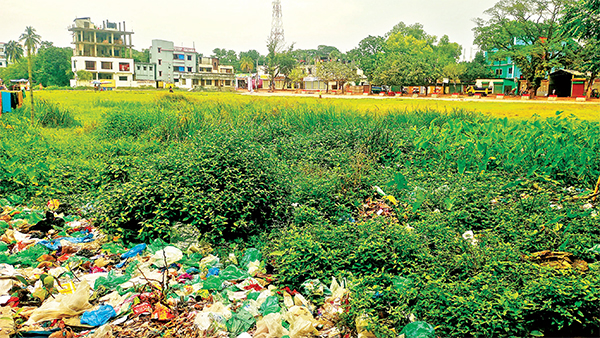 সংস্কারের অভাবে প্রাণ হারাচ্ছে চান্দিনার মিনি স্টেডিয়াম সংস্কারের অভাবে প্রাণ হারাচ্ছে চান্দিনার মিনি স্টেডিয়াম