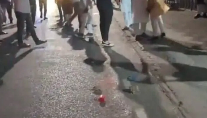 এনসিপির কার্যালয়ের সামনে ককটেল বিস্ফোরণ এনসিপির কার্যালয়ের সামনে ককটেল বিস্ফোরণ