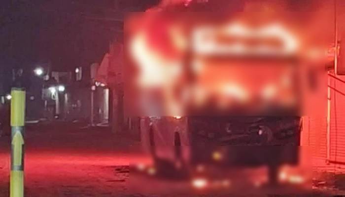 ময়মনসিংহে বাসে দুর্বৃত্তের আগুন, চালকের মৃত্যু ময়মনসিংহে বাসে দুর্বৃত্তের আগুন, চালকের মৃত্যু