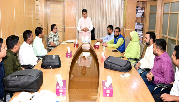 চবিতে দুইদিনব্যাপী শিক্ষকদের প্রশিক্ষণ শেষে সনদ প্রদান চবিতে দুইদিনব্যাপী শিক্ষকদের প্রশিক্ষণ শেষে সনদ প্রদান