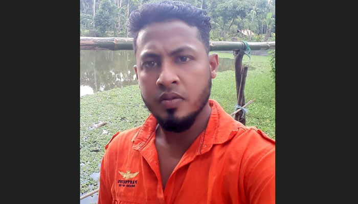 চাঁদপুরে ডাকাতের গুলিতে বিক্রয় প্রতিনিধি নিহত চাঁদপুরে ডাকাতের গুলিতে বিক্রয় প্রতিনিধি নিহত