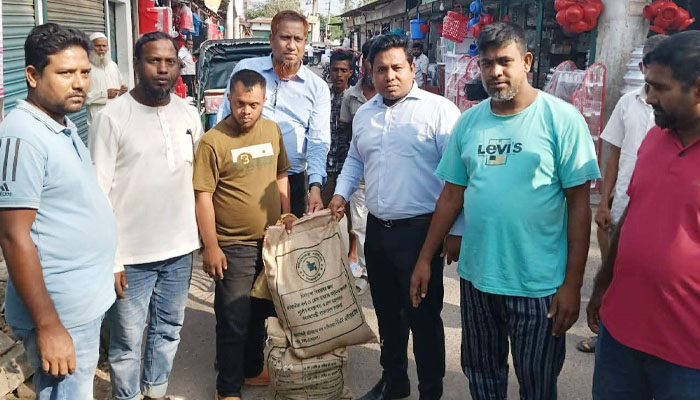 ঈশ্বরদীতে বুদ্ধি প্রতিবন্ধী সাগরের দায়িত্ব নিলেন তারেক রহমান ঈশ্বরদীতে বুদ্ধি প্রতিবন্ধী সাগরের দায়িত্ব নিলেন তারেক রহমান