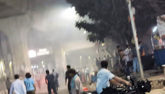 টিএসসিতে ককটেল বিস্ফোরণ টিএসসিতে ককটেল বিস্ফোরণ