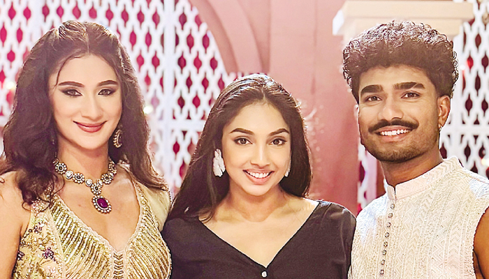 এলো মুজা-সানজানার ‘মাইয়া’ এলো মুজা-সানজানার ‘মাইয়া’