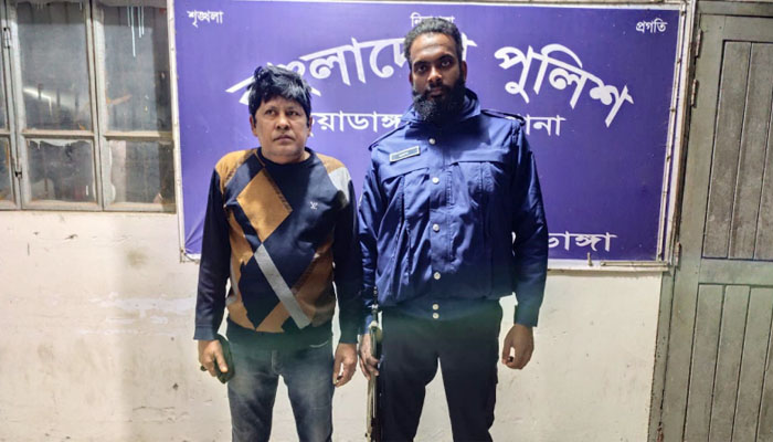 চুয়াডাঙ্গায় ছাত্র আন্দোলনকালে হামলা, যুবলীগ নেতা আটক চুয়াডাঙ্গায় ছাত্র আন্দোলনকালে হামলা, যুবলীগ নেতা আটক