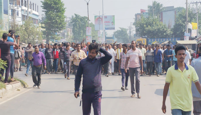 নিষিদ্ধ লকডাউনে বেনাপোল বন্দরে স্বাভাবিক কার্যক্রম নিষিদ্ধ লকডাউনে বেনাপোল বন্দরে স্বাভাবিক কার্যক্রম
