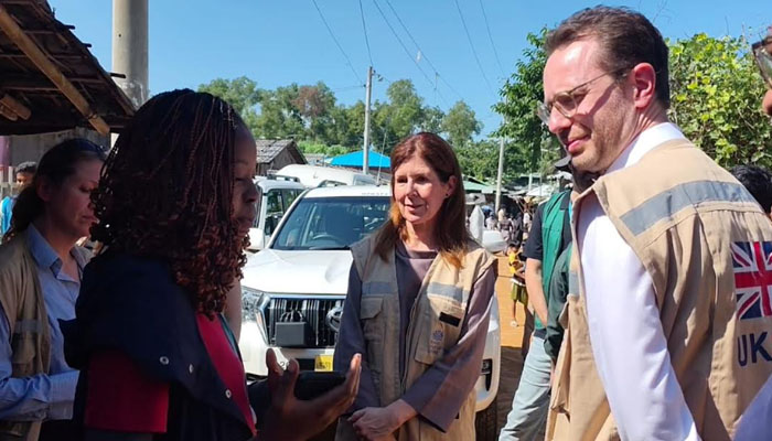 উখিয়ায় রোহিঙ্গা ক্যাম্প পরিদর্শনে যুক্তরাজ্যের মন্ত্রী উখিয়ায় রোহিঙ্গা ক্যাম্প পরিদর্শনে যুক্তরাজ্যের মন্ত্রী