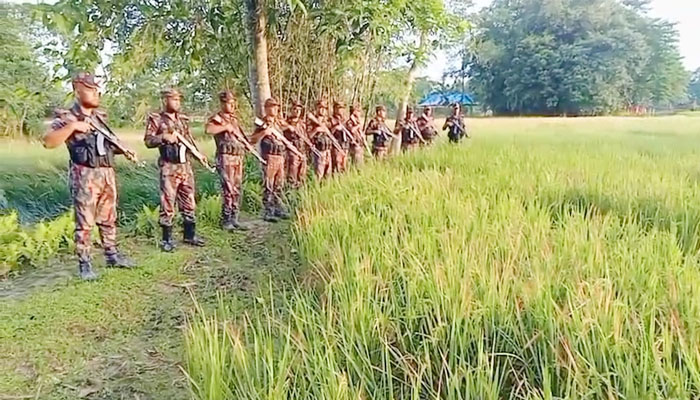 কুড়িগ্রাম সীমান্তে বিপুল পরিমাণে ভারতীয় পণ্য জব্দ