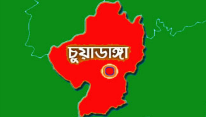 প্রেমিককে অন্য মেয়ের সাথে দেখে প্রেমিকার তুলকালাম কাণ্ড