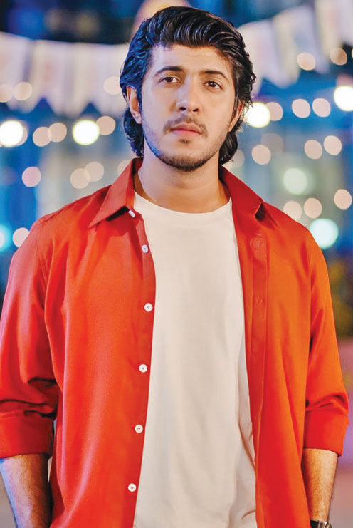 বড় চ্যালেঞ্জের পুরস্কার পেলেন তৌসিফ বড় চ্যালেঞ্জের পুরস্কার পেলেন তৌসিফ