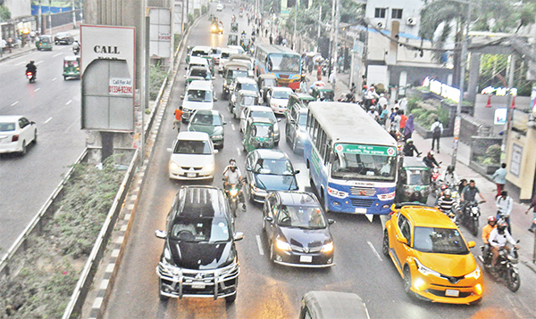 লকডাউন কর্মসূচি ঘিরে যানবাহন চলাচল ছিল সীমিত লকডাউন কর্মসূচি ঘিরে যানবাহন চলাচল ছিল সীমিত