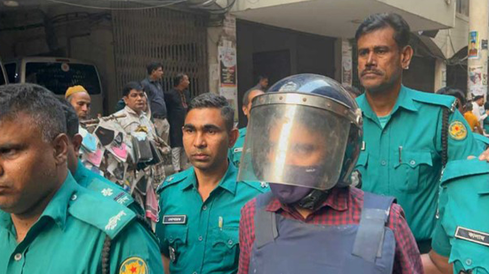 ছাত্রের ‘যৌন নিপীড়নের’ মামলায় ঢাবি শিক্ষক কারাগারে ছাত্রের ‘যৌন নিপীড়নের’ মামলায় ঢাবি শিক্ষক কারাগারে