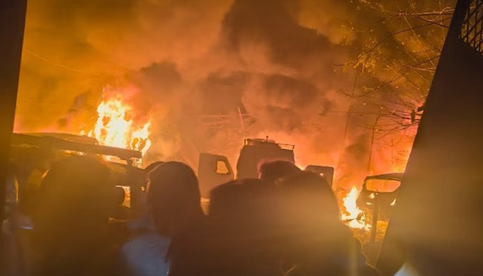 জম্মু-কাশ্মীরে থানায় বিস্ফোরণ, নিহত ৭ জম্মু-কাশ্মীরে থানায় বিস্ফোরণ, নিহত ৭