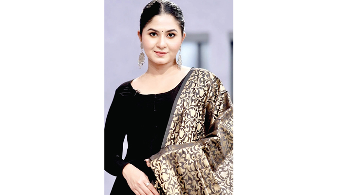 ব্যাচেলর পয়েন্টে নাম লেখালেন স্পর্শিয়া