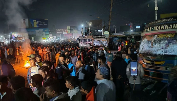 বরিশালে অর্ধশতাধিক বাস ভাঙচুর, আহত অন্তত ৬০ বরিশালে অর্ধশতাধিক বাস ভাঙচুর, আহত অন্তত ৬০