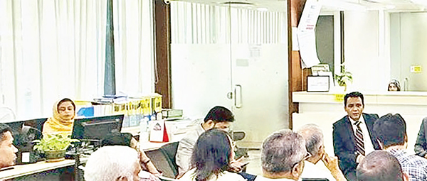 গ্লোবাল ইসলামী ব্যাংকের প্রশাসকের সঙ্গে গুলশান কর্পোরেট শাখার গ্রাহকদের মতবিনিময় সভা