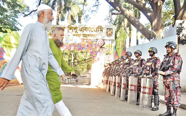 আইনশৃঙ্খলা বজায় রাখতে নিরাপত্তা জোরদার