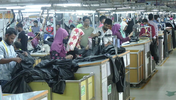 শুল্কবাধা সত্ত্বেও যুক্তরাষ্ট্রে পোশাক রপ্তানি বেড়েছে শুল্কবাধা সত্ত্বেও যুক্তরাষ্ট্রে পোশাক রপ্তানি বেড়েছে