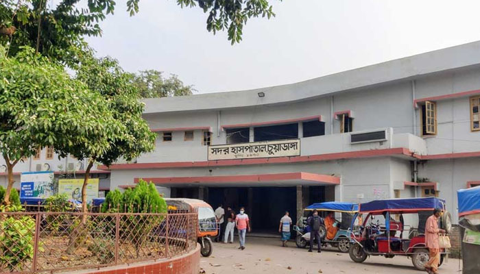 চুয়াডাঙ্গায় স্বামীর মোটরসাইকেল থেকে পড়ে স্ত্রীর মৃত্যু চুয়াডাঙ্গায় স্বামীর মোটরসাইকেল থেকে পড়ে স্ত্রীর মৃত্যু